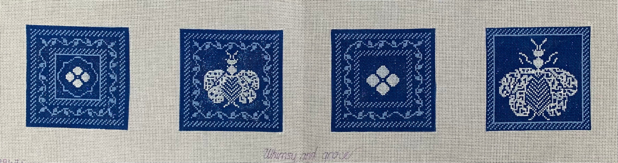 Coaster: Napoleon's Bee Wedgewod & White