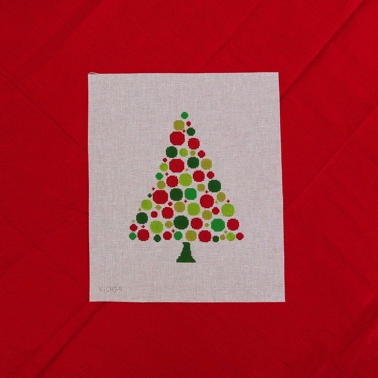 Christmas Tree - Bauble Dots Green and Red Traditional